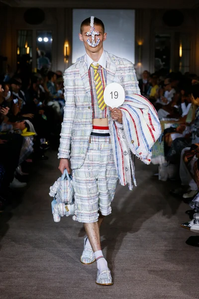 Look 48